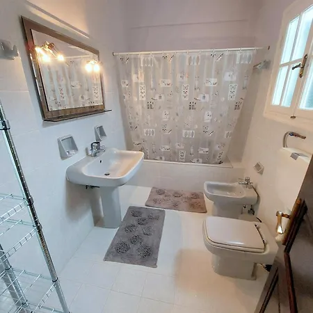 בית נופש Matzarata Maisonette ואטי